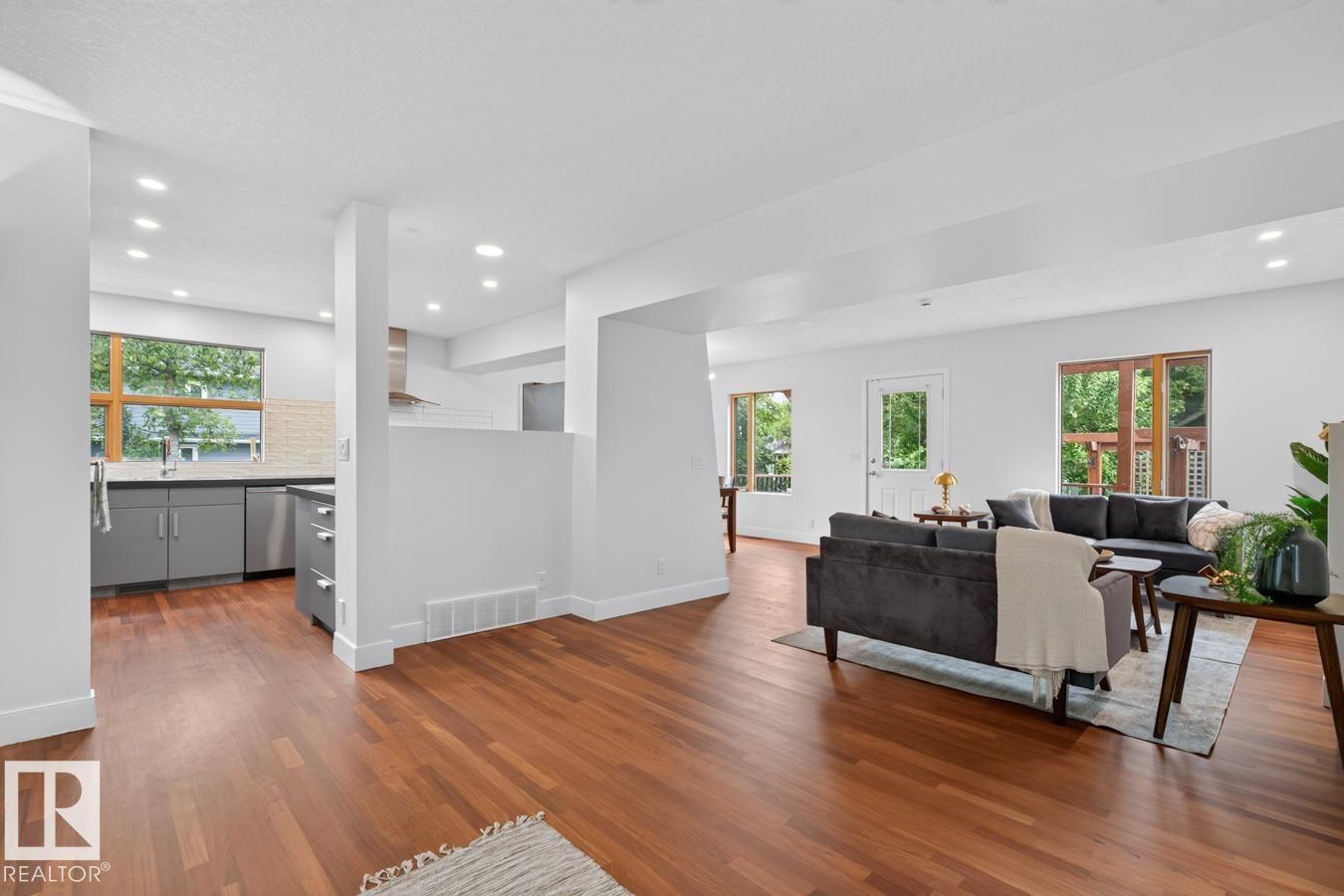 8860 93 ST NW - Image 9