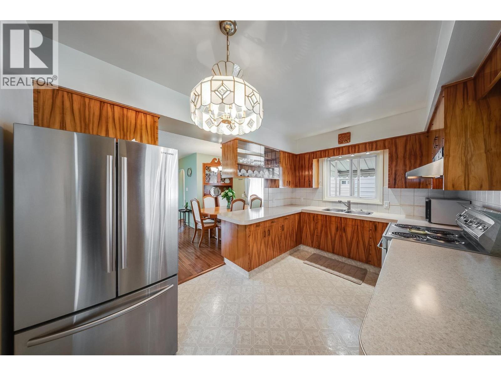 3311 Dahlia Crescent, Trail