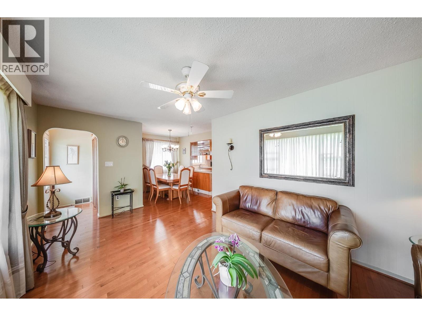 3311 Dahlia Crescent, Trail