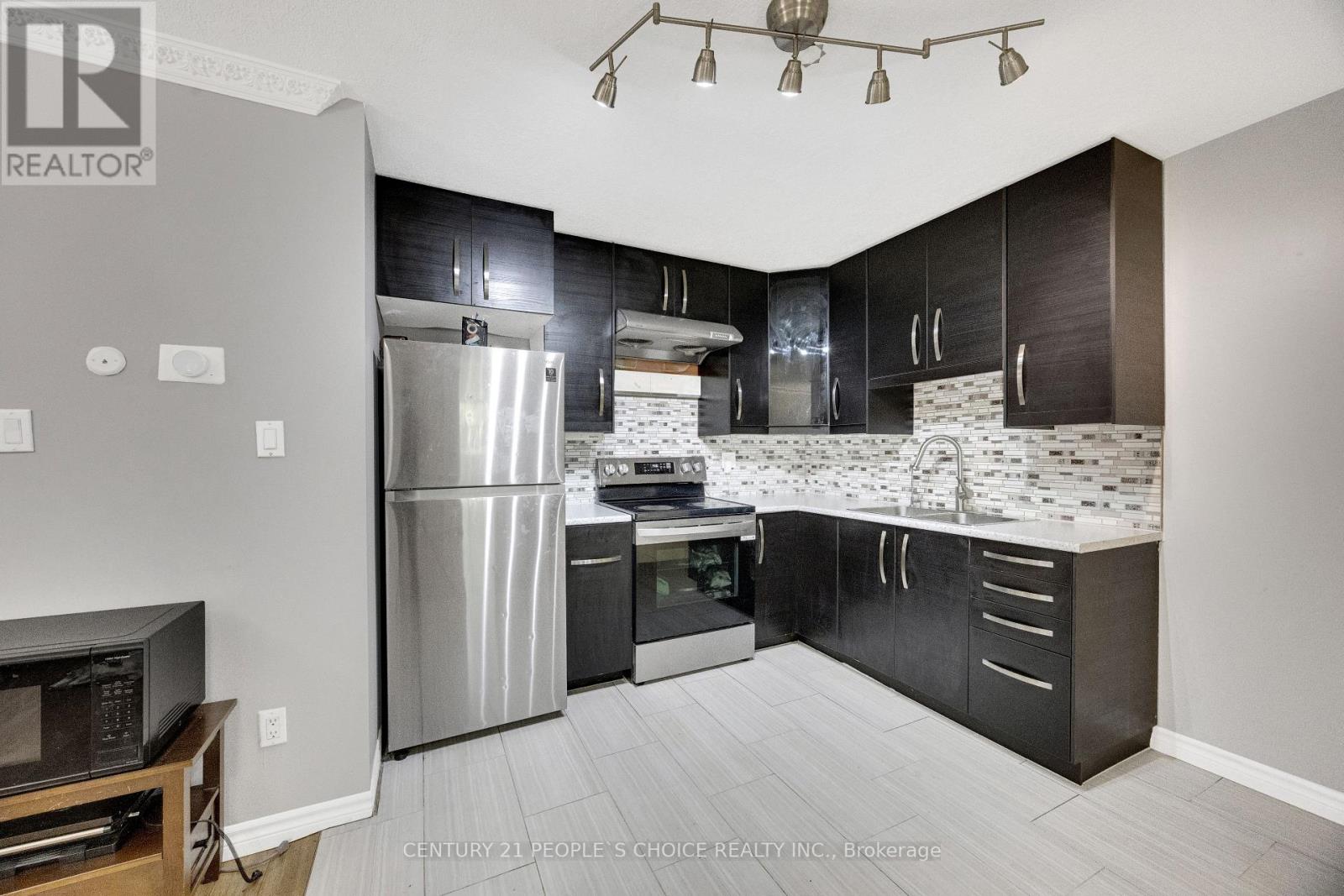 307 CLYDE ROAD - Image 11