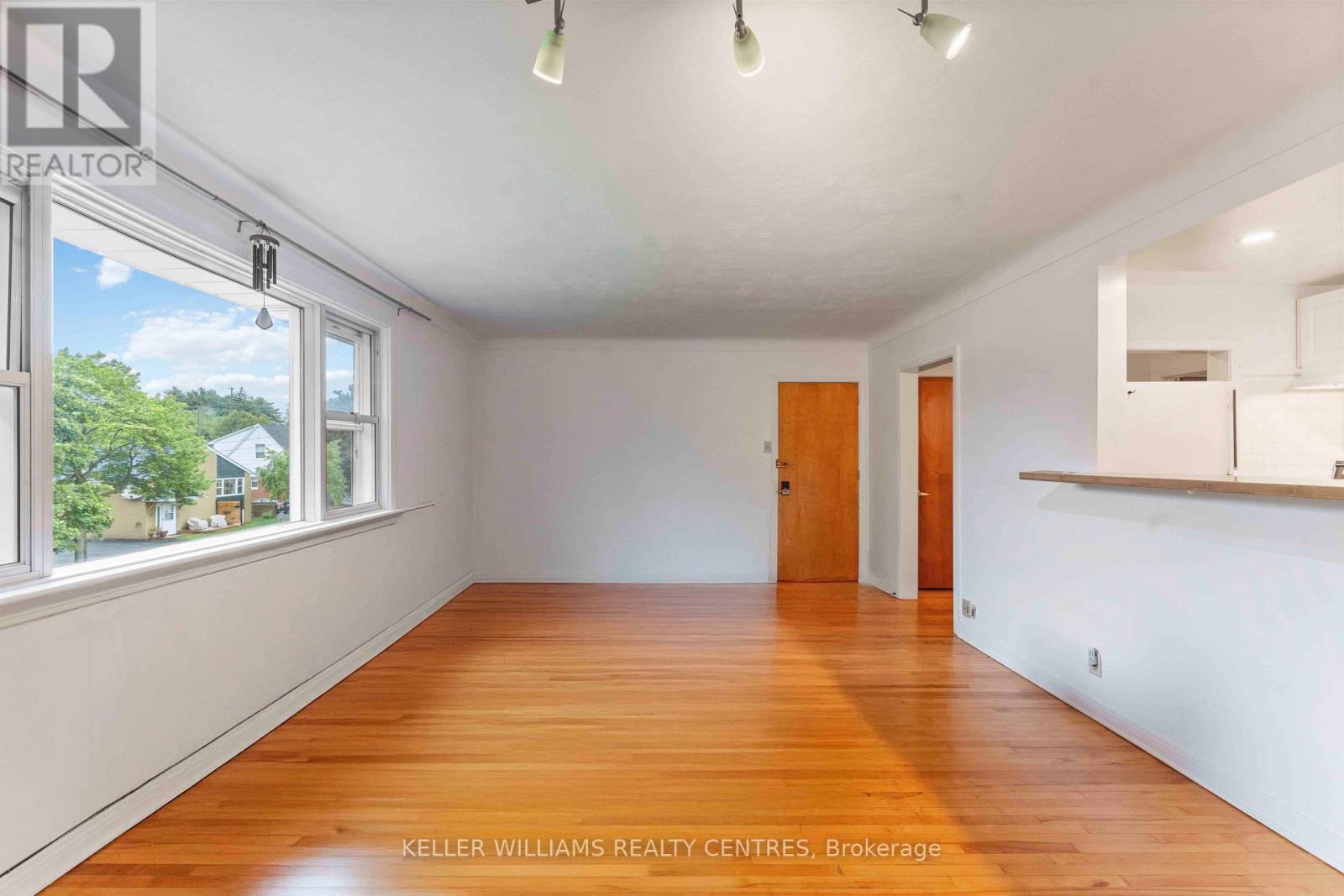Combined Living / Dining