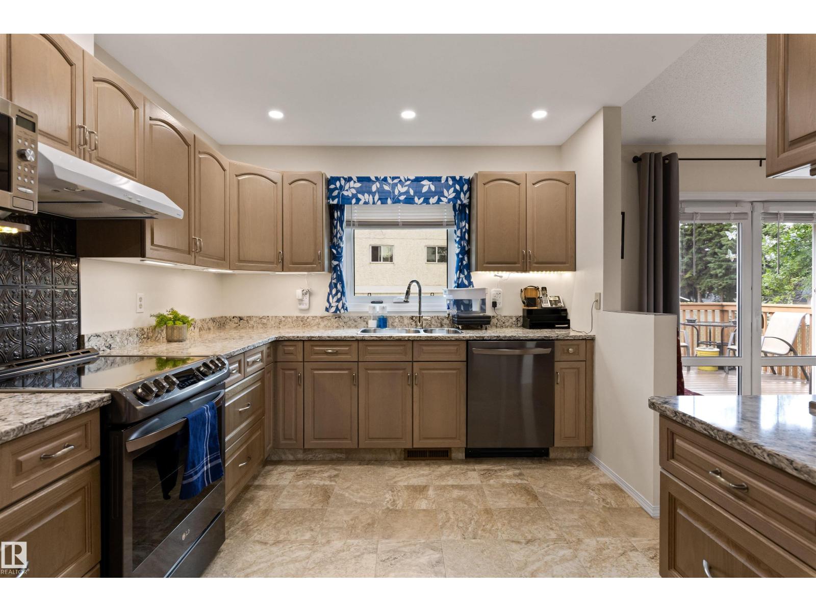 #1 10 GRANGE DR - 12