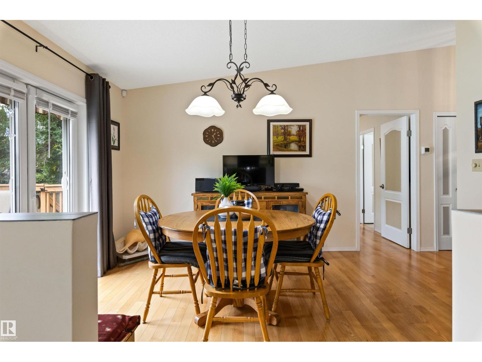 #1 10 GRANGE DR - 17