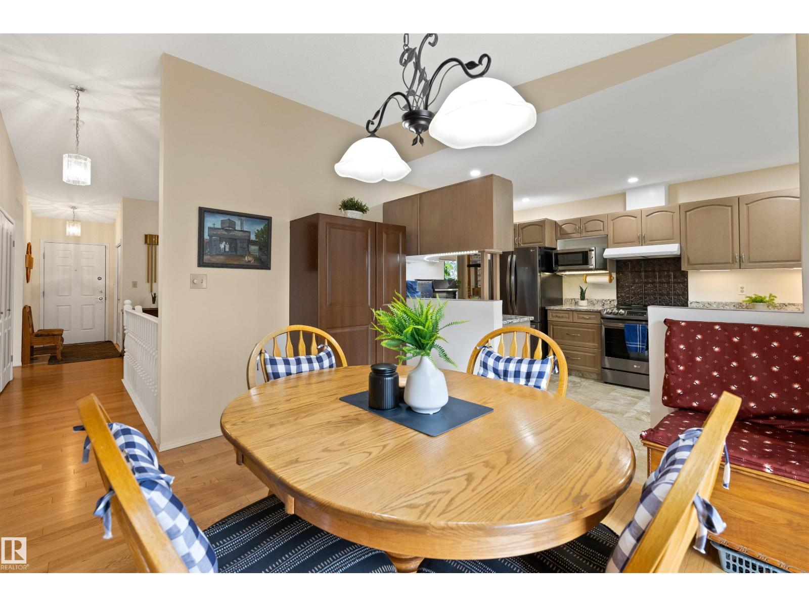 #1 10 GRANGE DR - 18