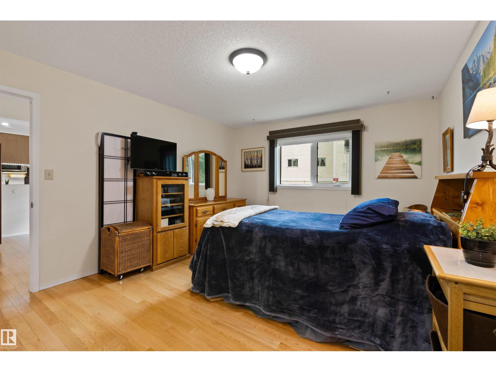 #1 10 GRANGE DR - 21