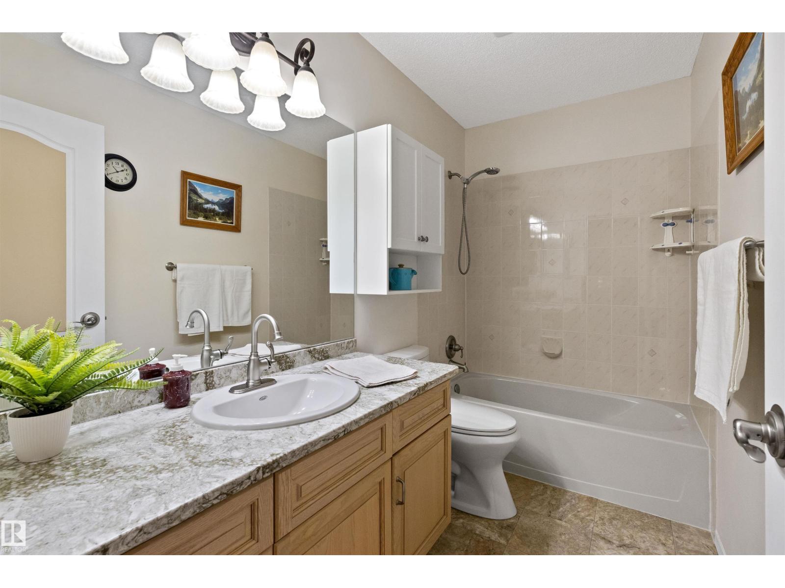 #1 10 GRANGE DR - 25