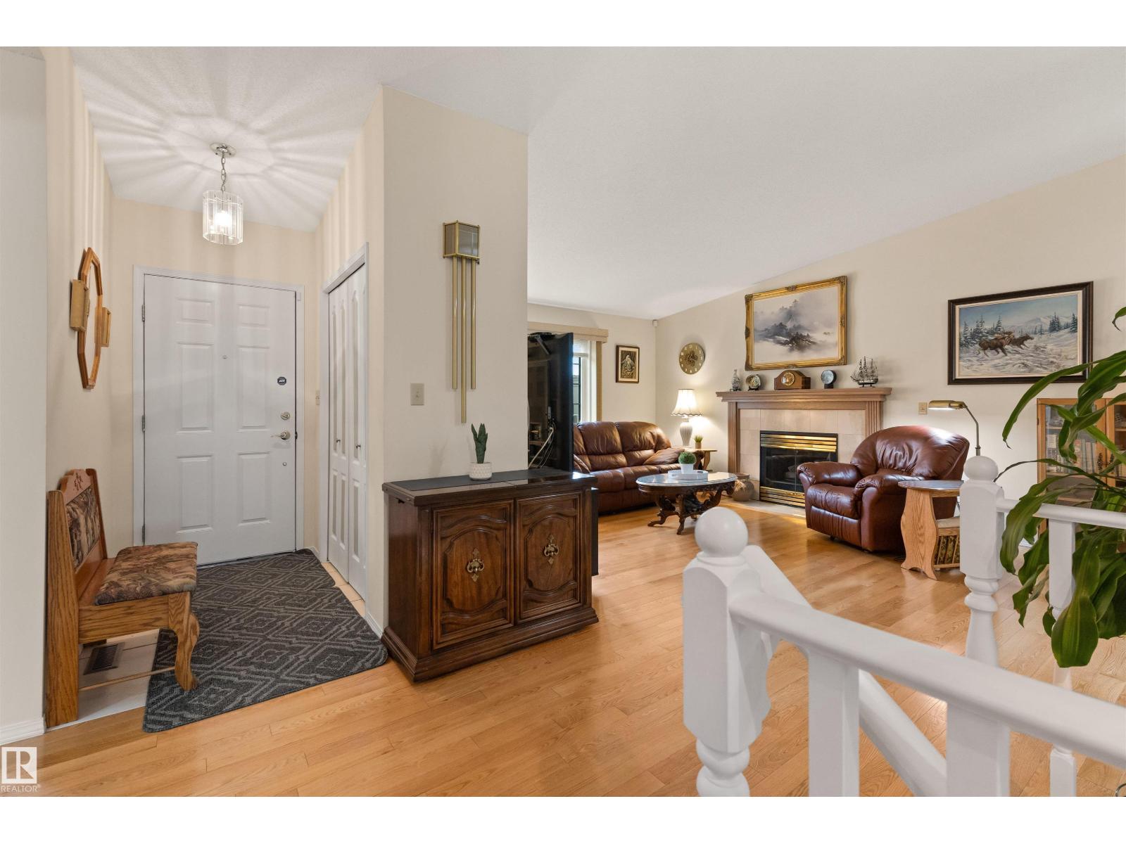 #1 10 GRANGE DR - 2