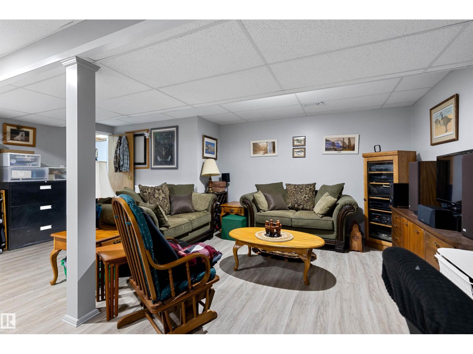 #1 10 GRANGE DR - Image 30