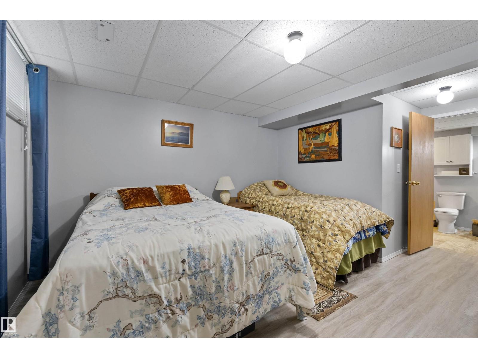 #1 10 GRANGE DR - Image 37