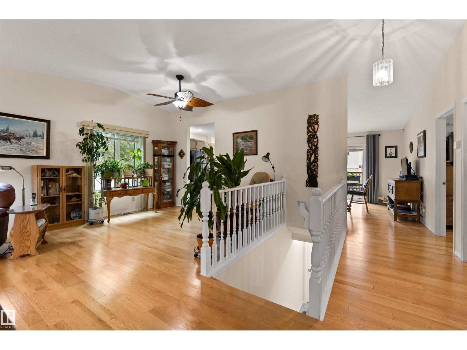 #1 10 GRANGE DR - 3