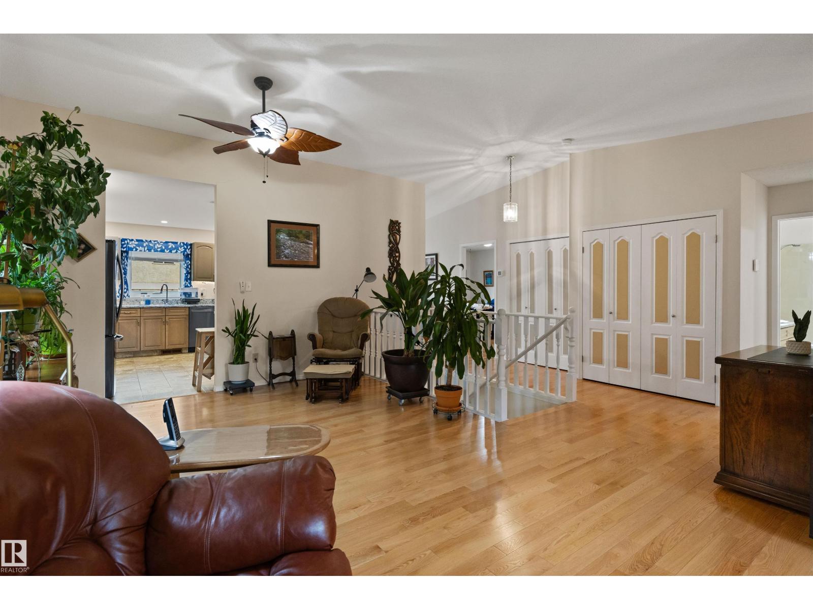 #1 10 GRANGE DR - 7