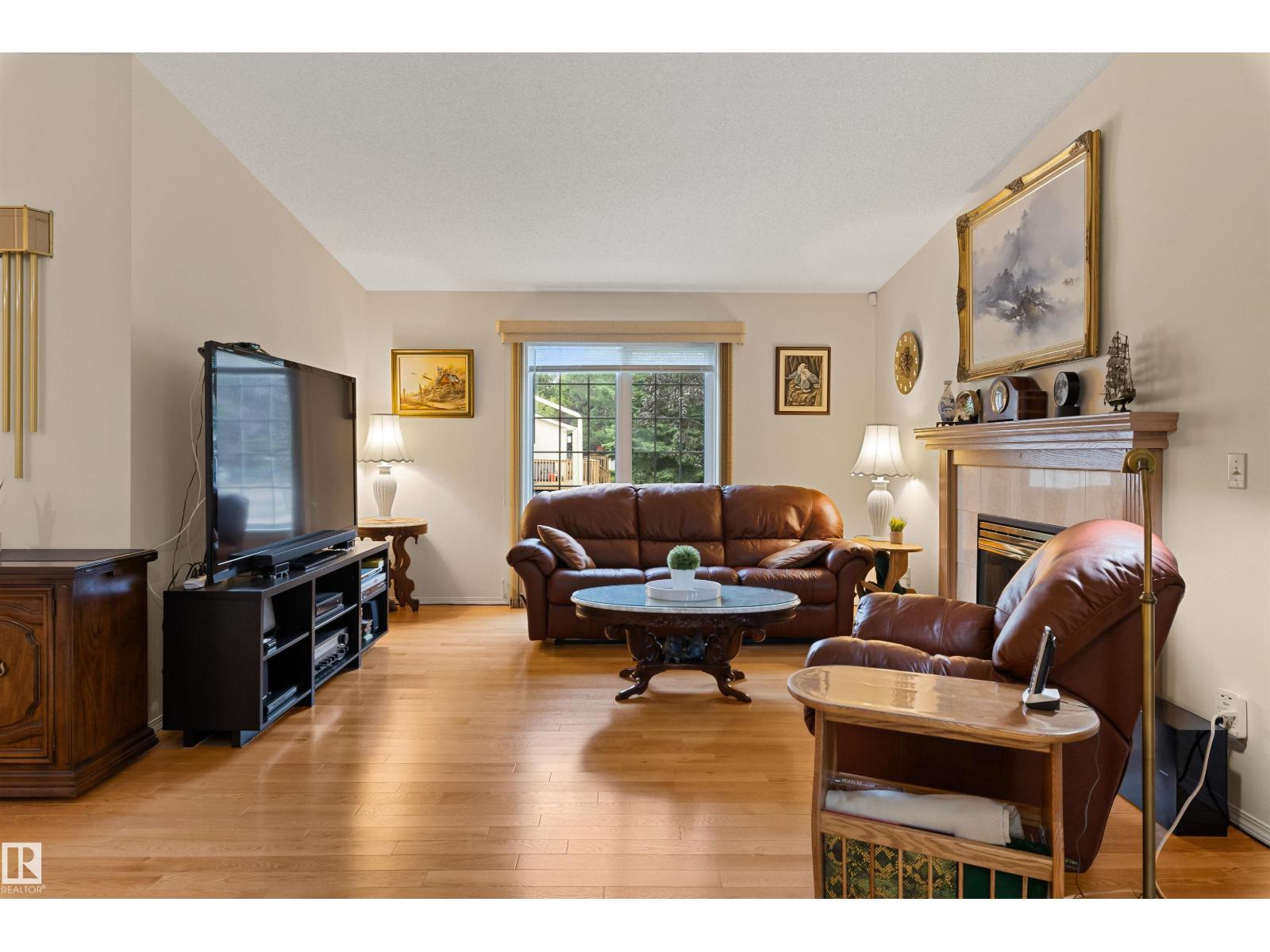 #1 10 GRANGE DR - 8