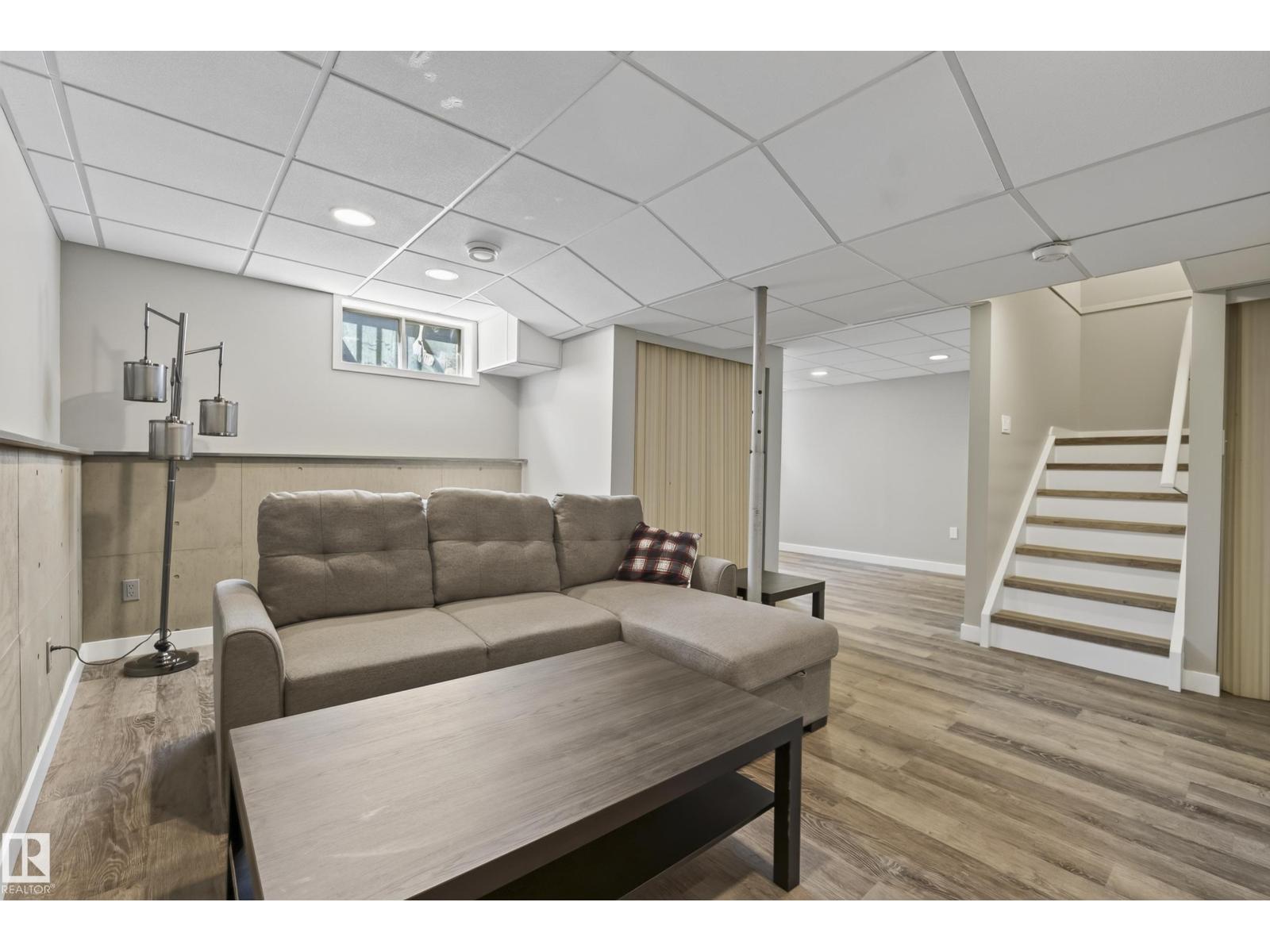 3522 42 ST NW - 34