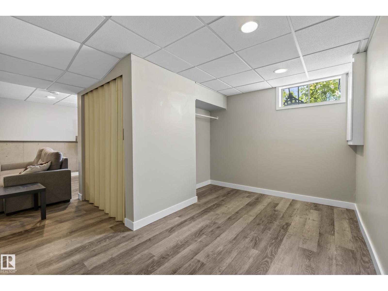3522 42 ST NW - 37
