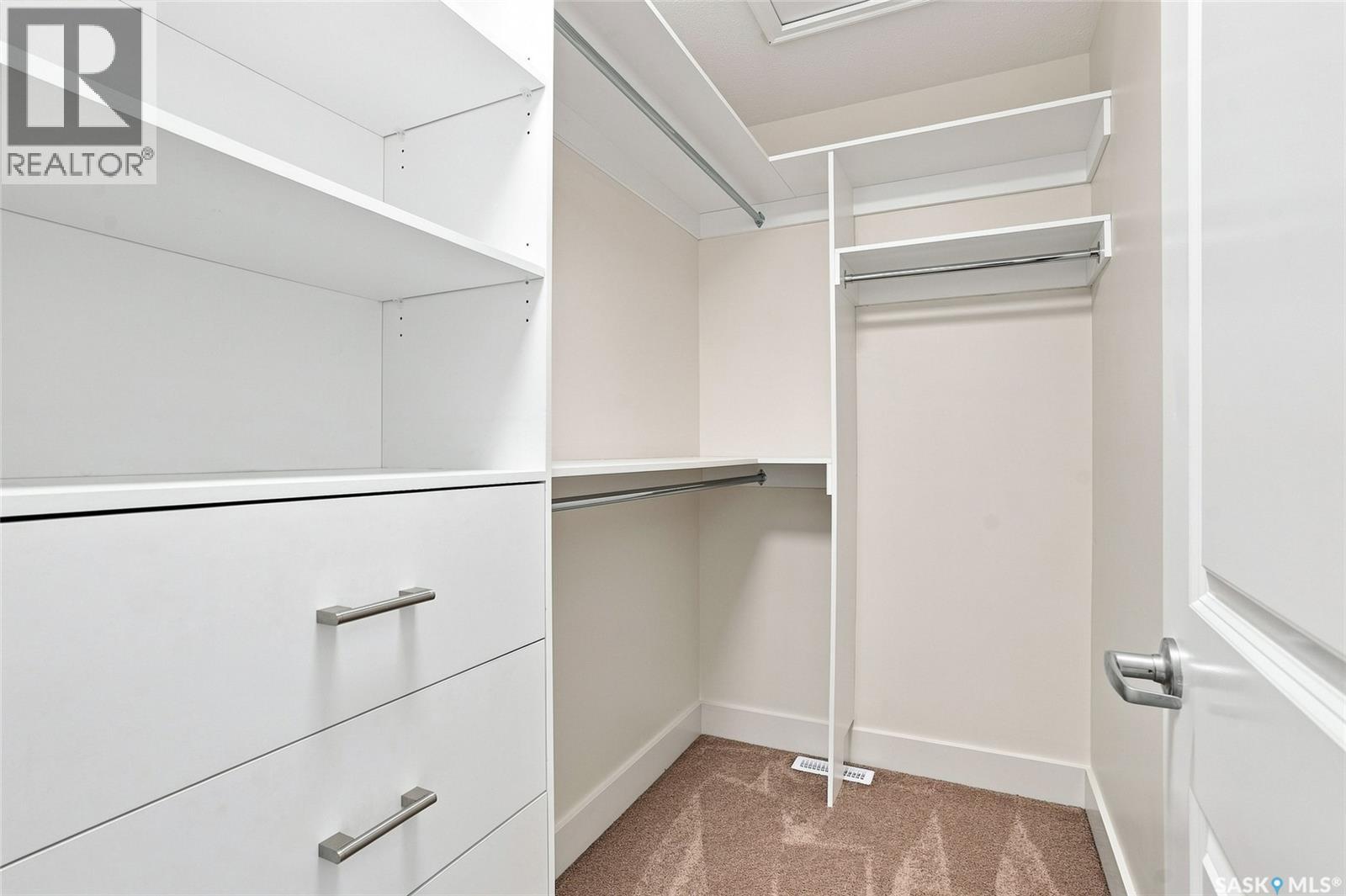 #724 701 Meadows BOULEVARD - Image 22