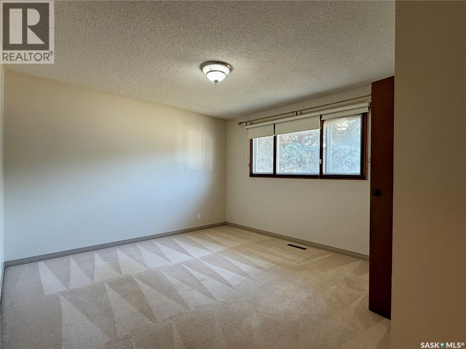 97 Burke CRESCENT - 8