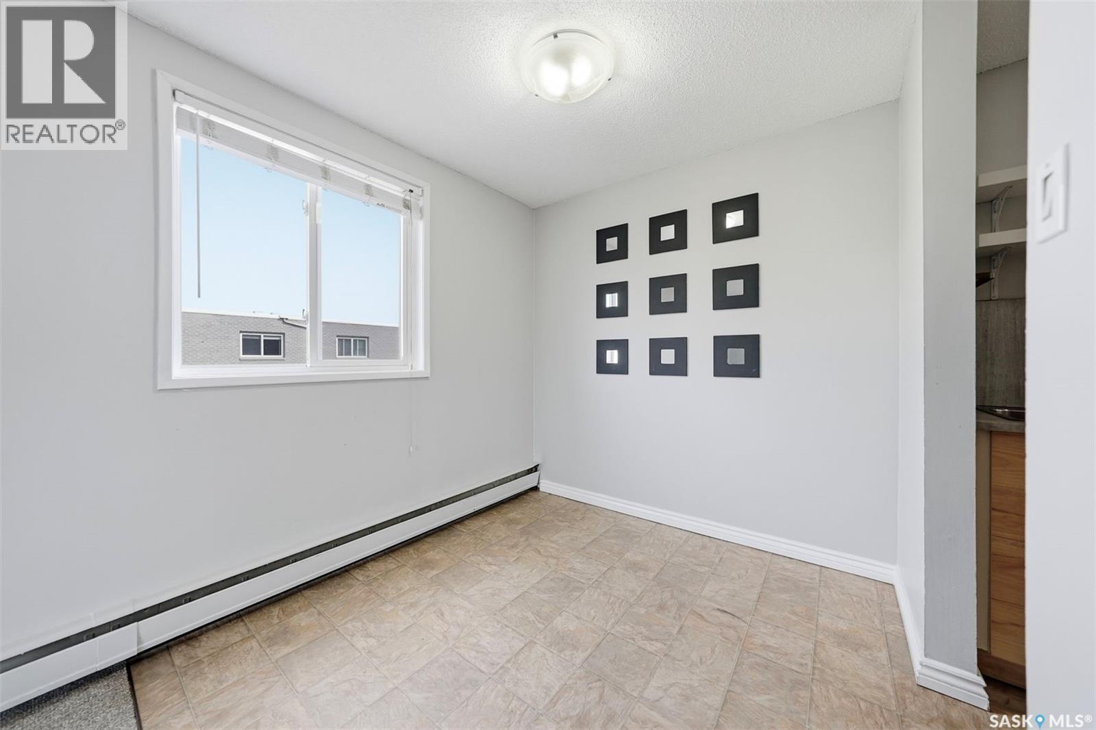 #26 2 Summers PLACE - 12