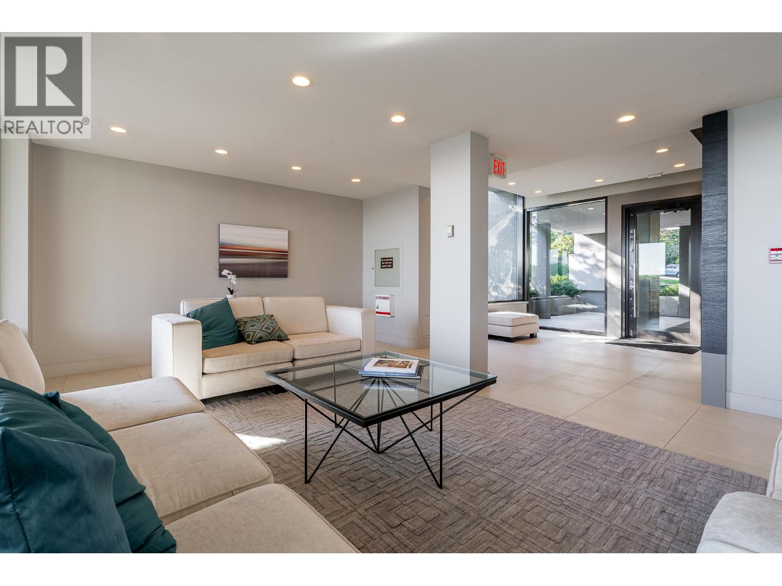 301 1930 BELLEVUE AVENUE, West Vancouver