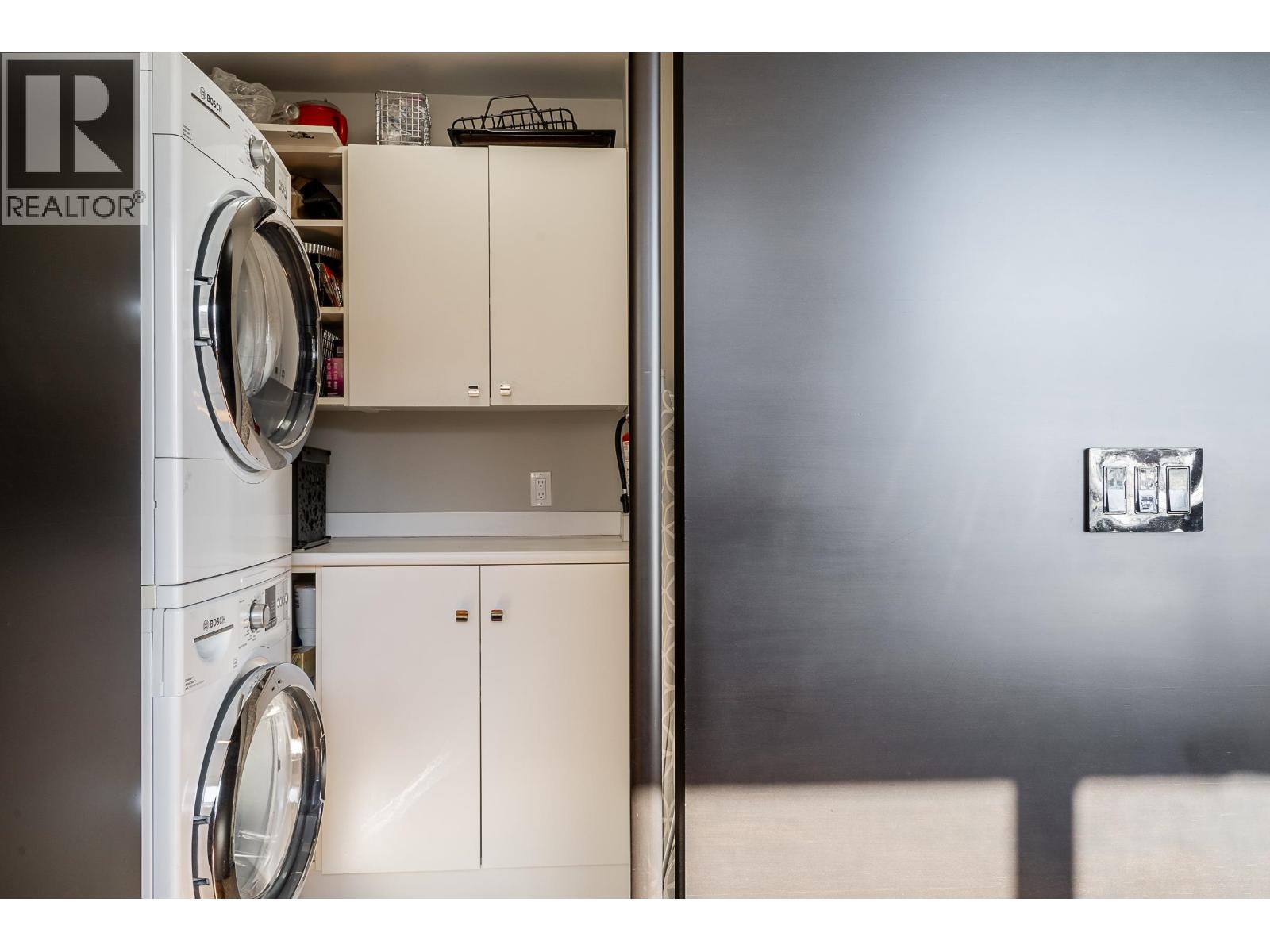 301 1930 BELLEVUE AVENUE, West Vancouver