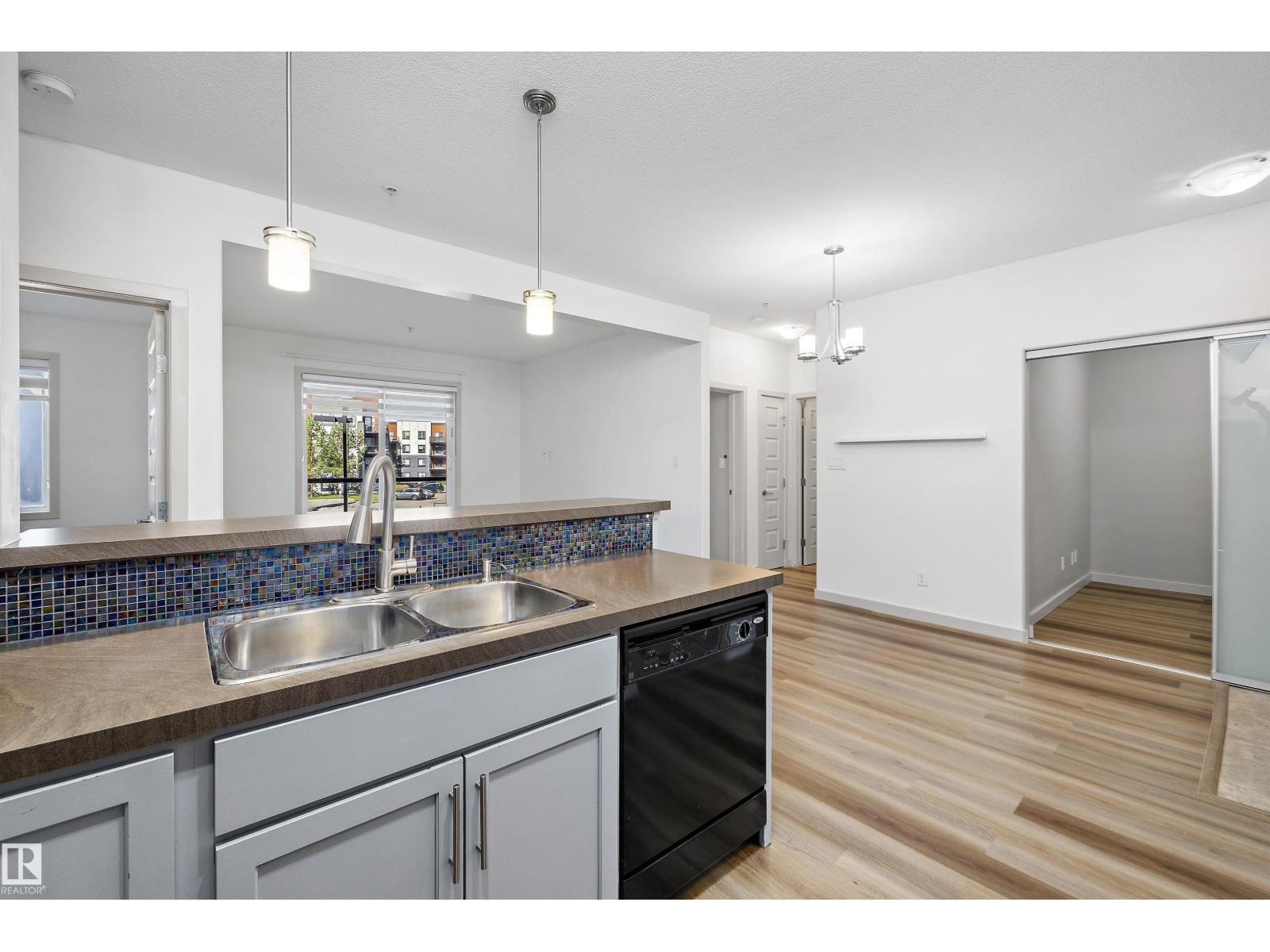 #207 304 Amblside LI SW - 16