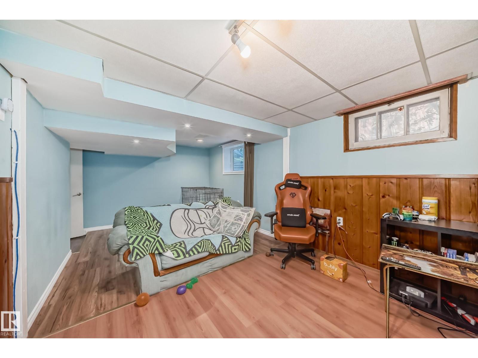11643 76 AV NW - 28