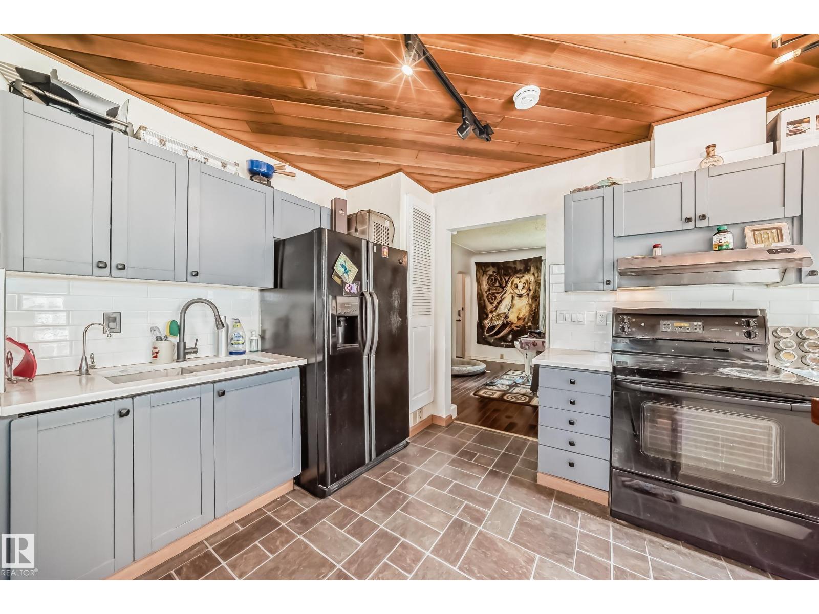 11643 76 AV NW - Image 12