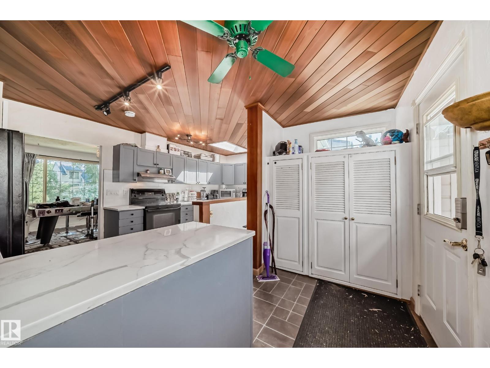 11643 76 AV NW - Image 14