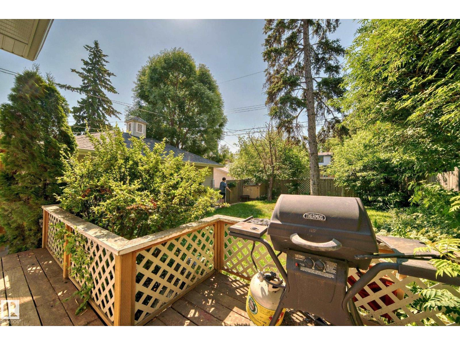 11643 76 AV NW - 2