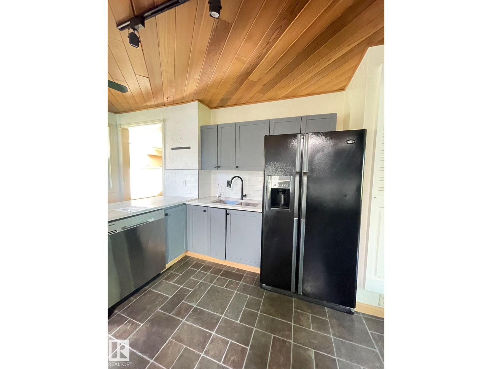 11643 76 AV NW - Image 6