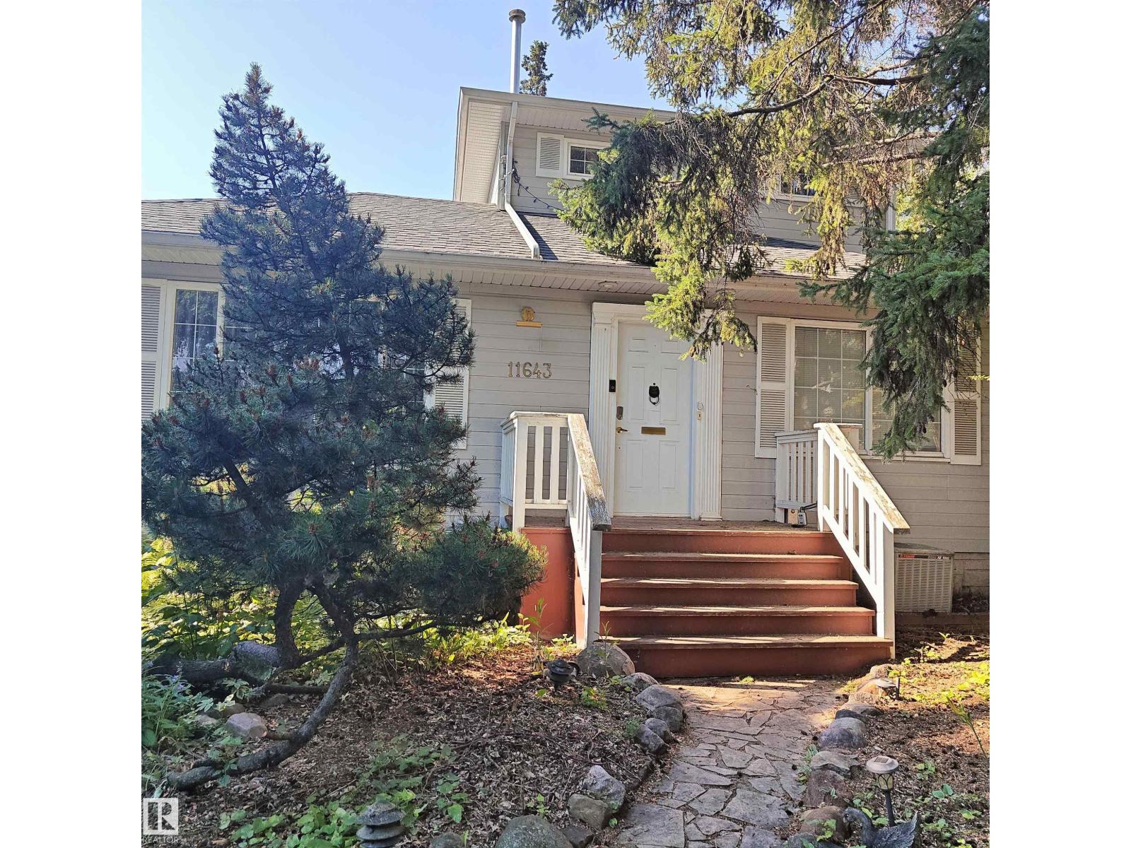 11643 76 AV NW - 51