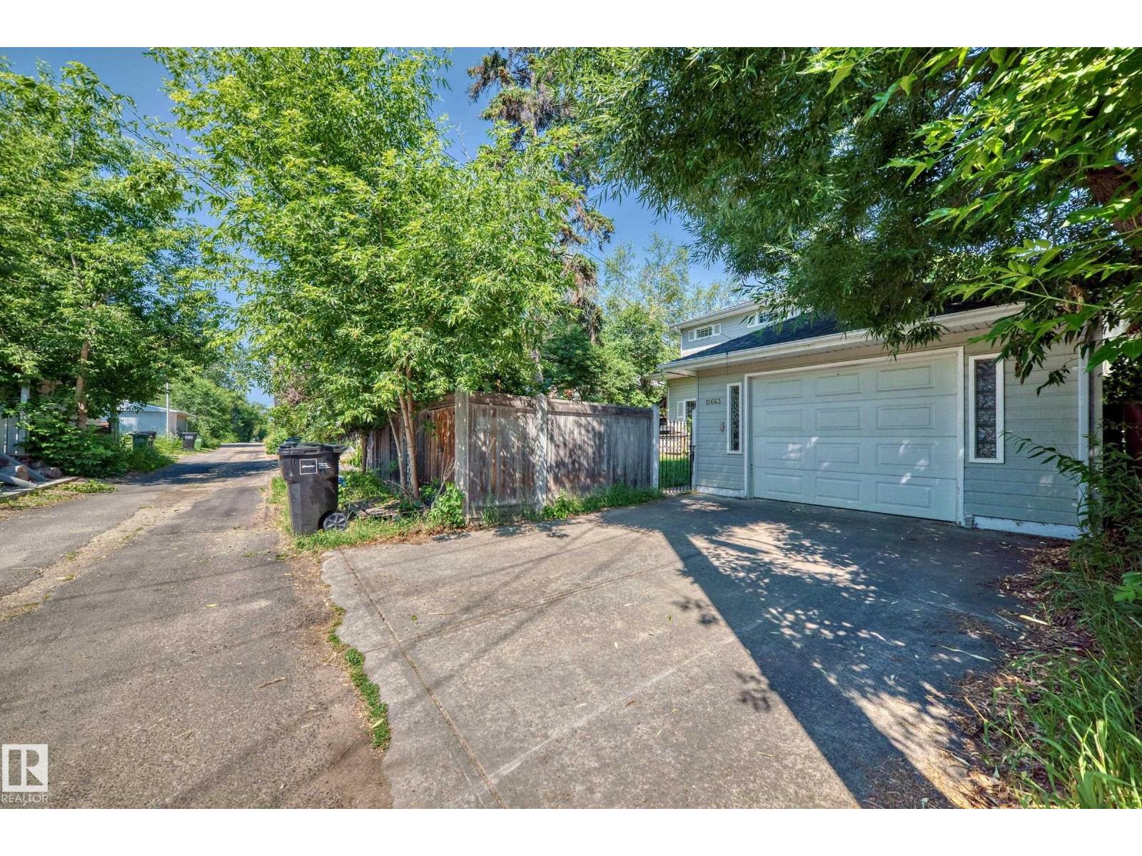 11643 76 AV NW - 23