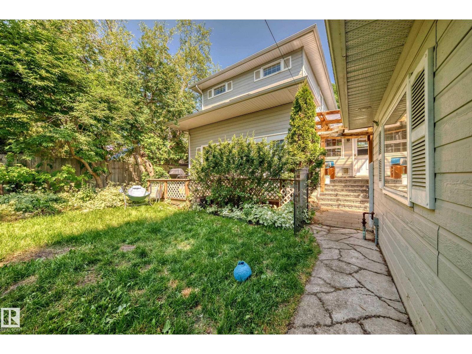11643 76 AV NW - 45