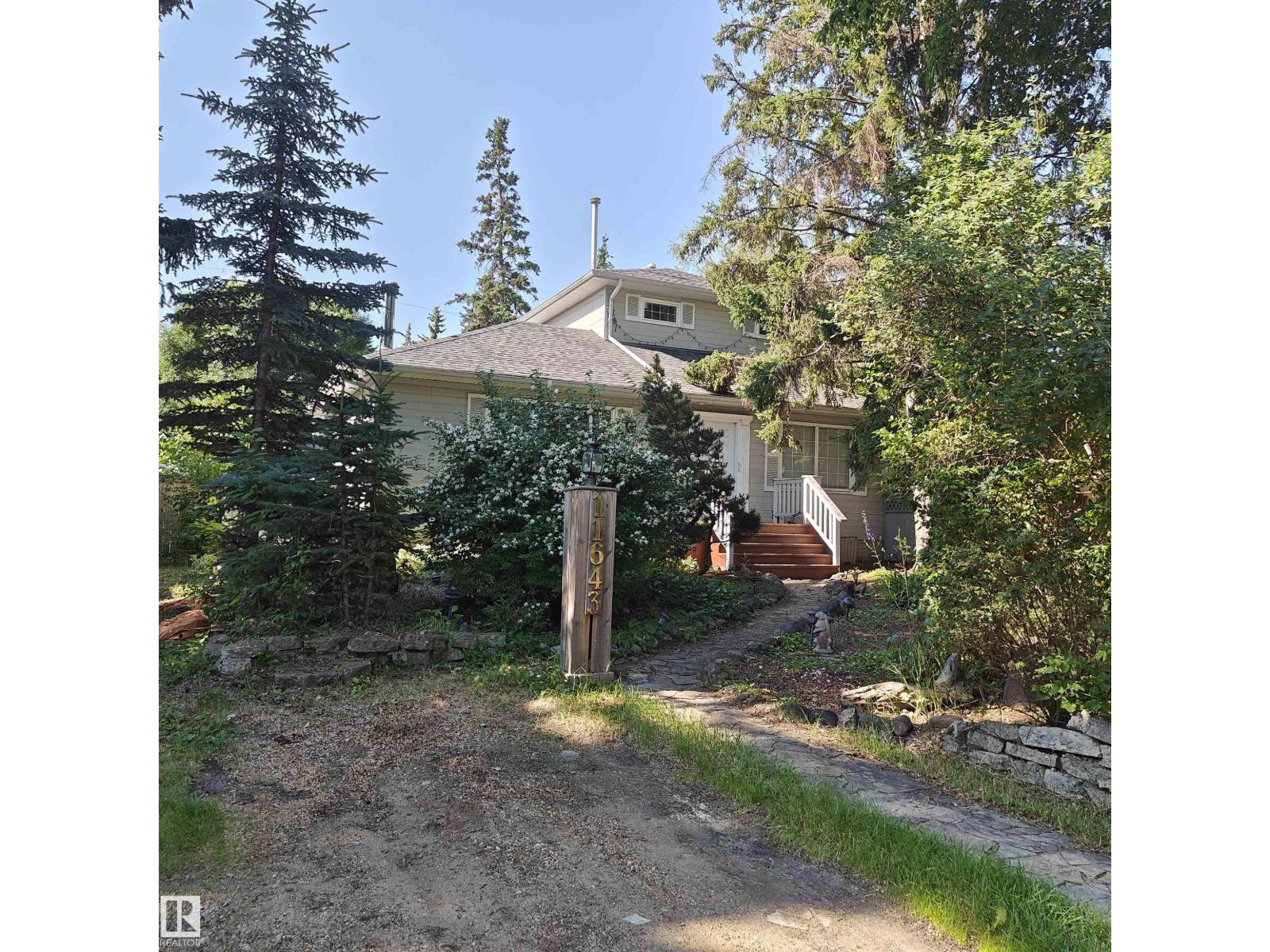 11643 76 AV NW - 52