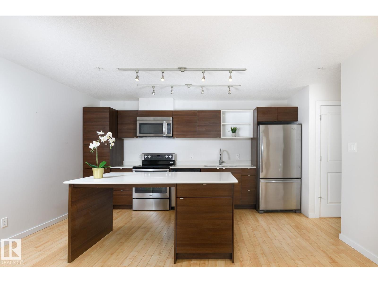 #110 9523 160 AV NW - 5