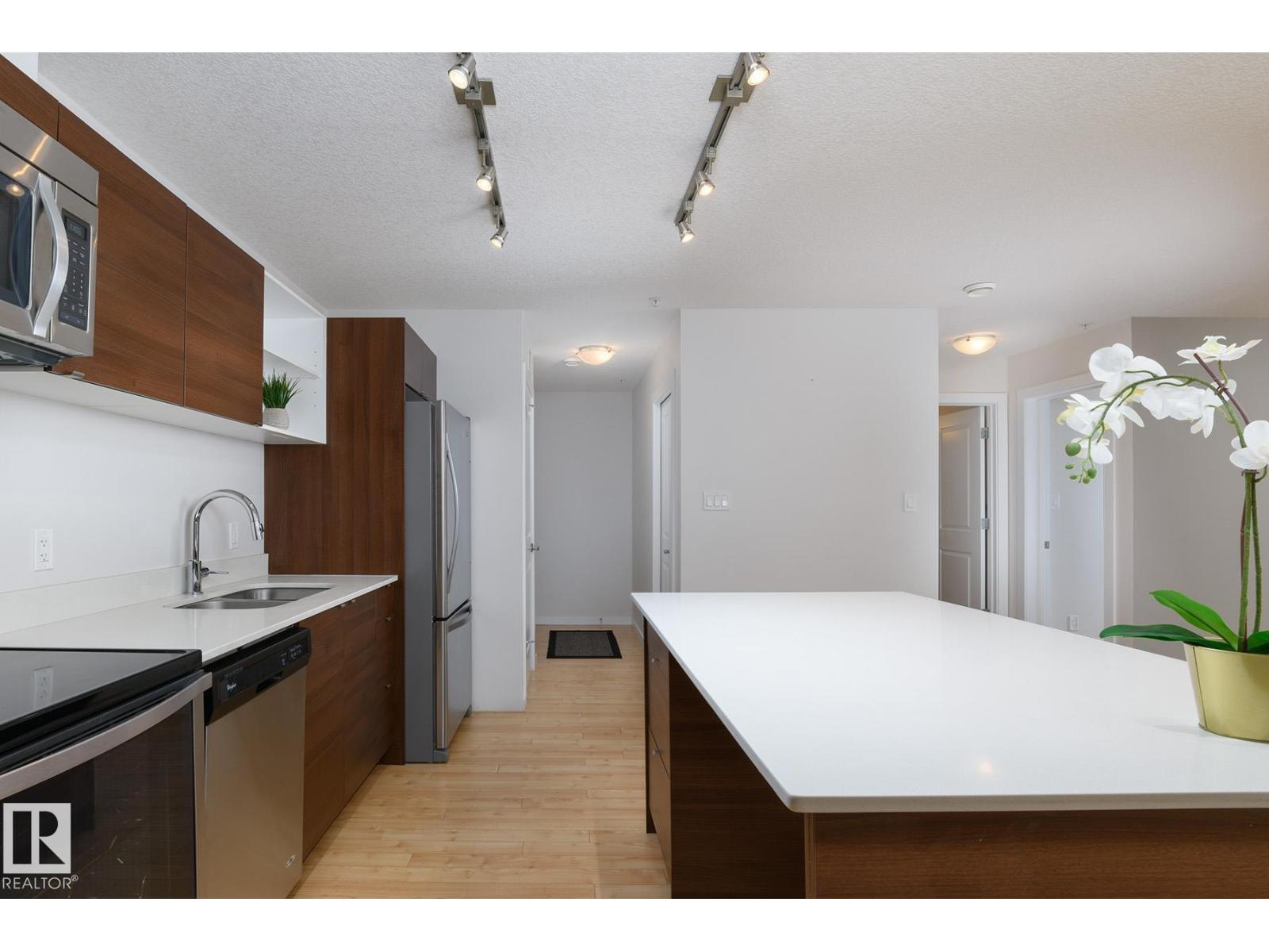 #110 9523 160 AV NW - 2