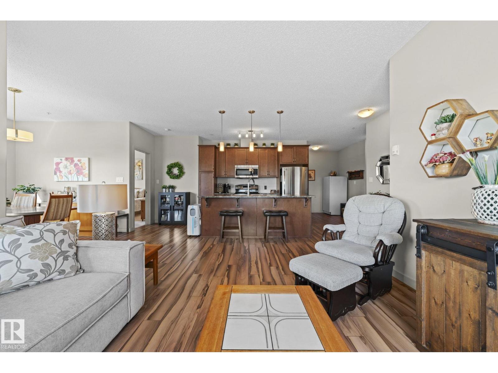 #301 320 Ambleside LI SW - Image 14