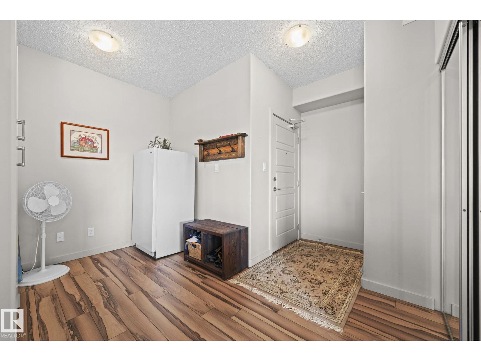 #301 320 Ambleside LI SW - 3