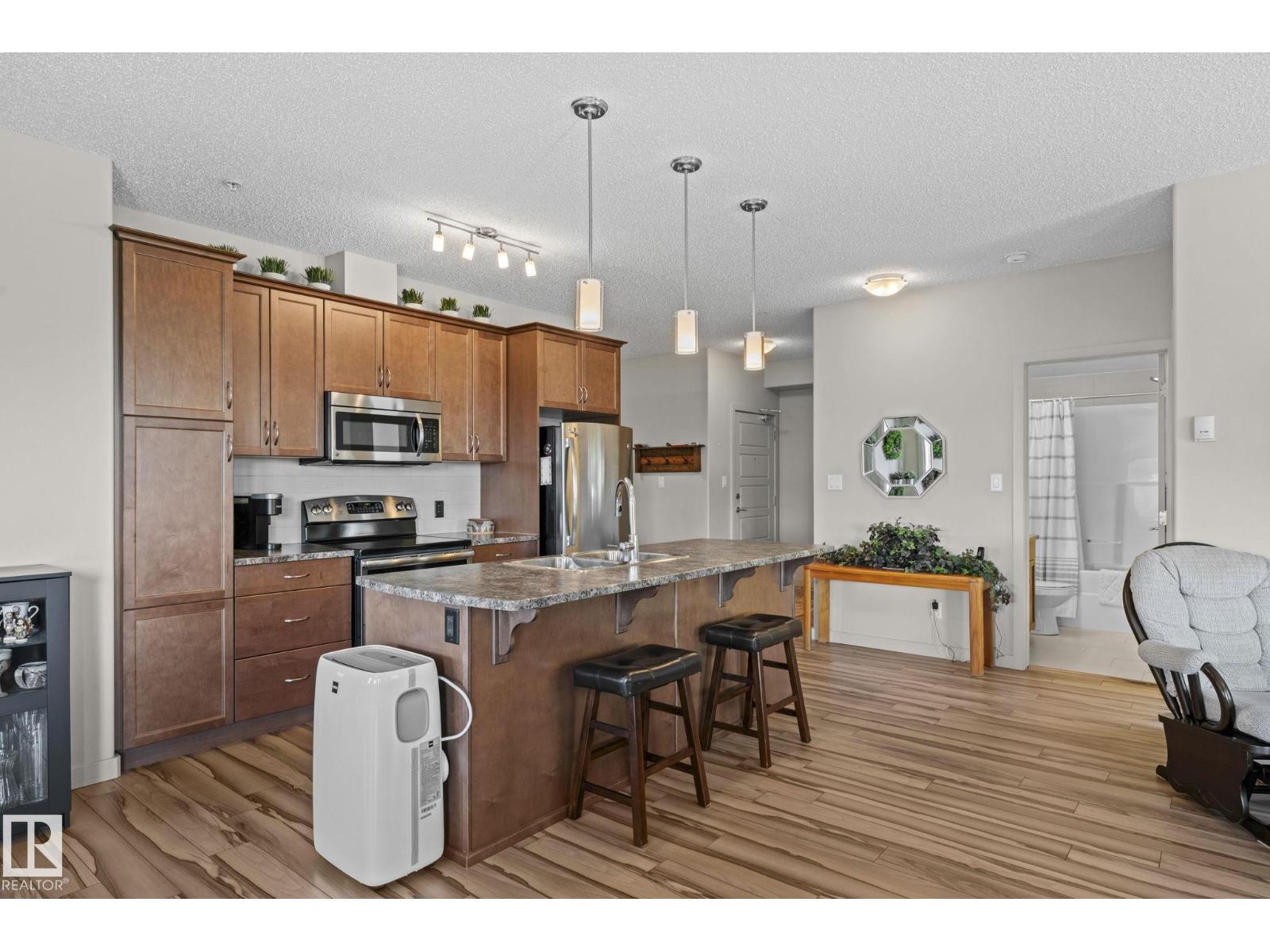 #301 320 Ambleside LI SW - Image 8