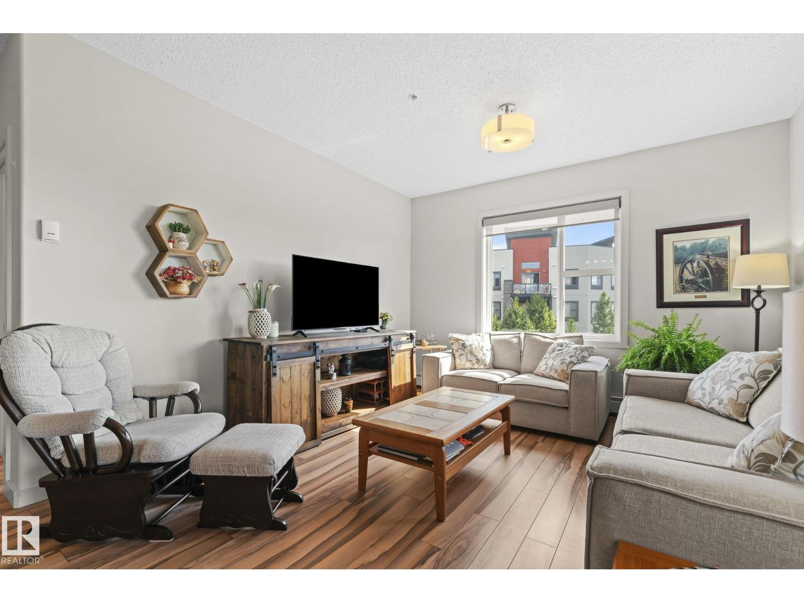 #301 320 Ambleside LI SW - Image 12