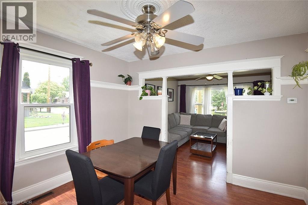 56 BARONS Avenue N - Image 10