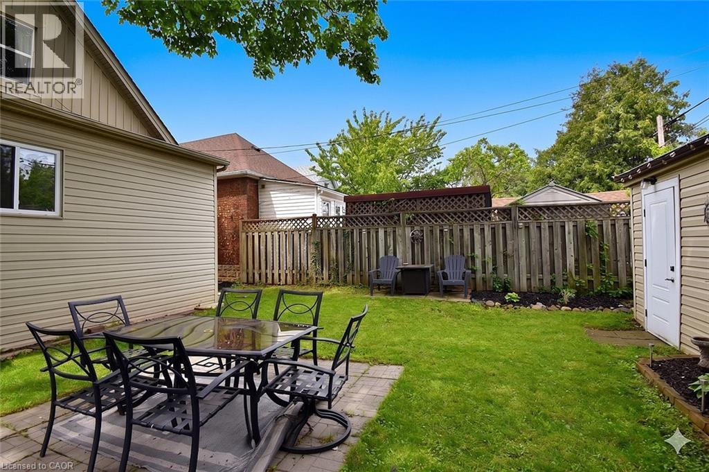 56 BARONS Avenue N - Image 33