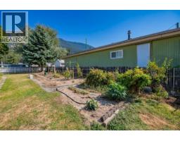 5727 Ponderosa Road, Falkland, BC V0E1W0 Photo 34