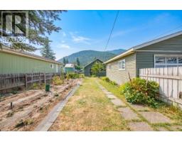 5727 Ponderosa Road, Falkland, BC V0E1W0 Photo 38
