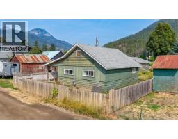 5727 Ponderosa Road, Falkland, BC V0E1W0 Photo 43