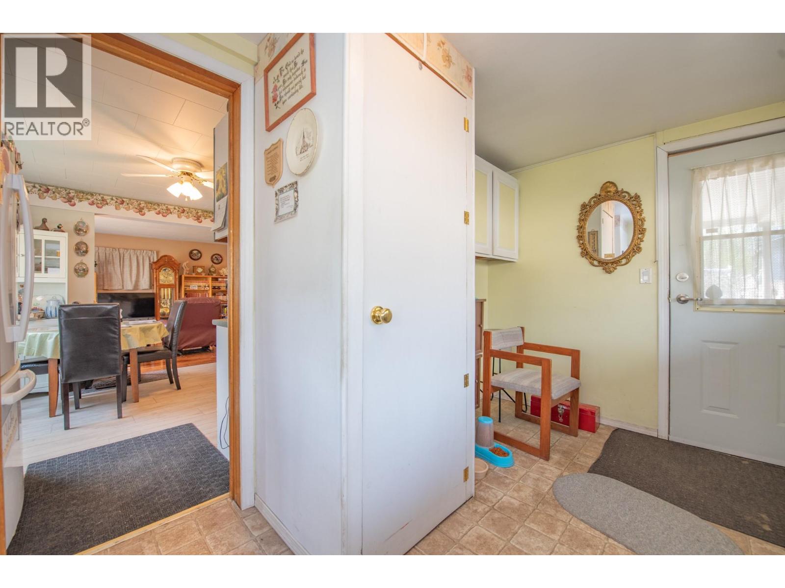 5727 Ponderosa Road - 6