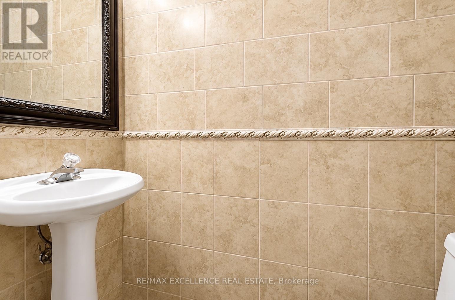 21 CASTLE MOUNTAIN DRIVE - Image 7