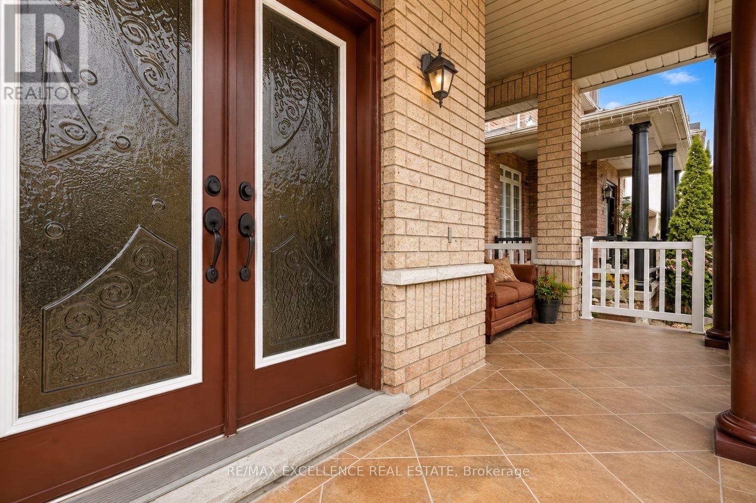 21 CASTLE MOUNTAIN DRIVE - Image 5
