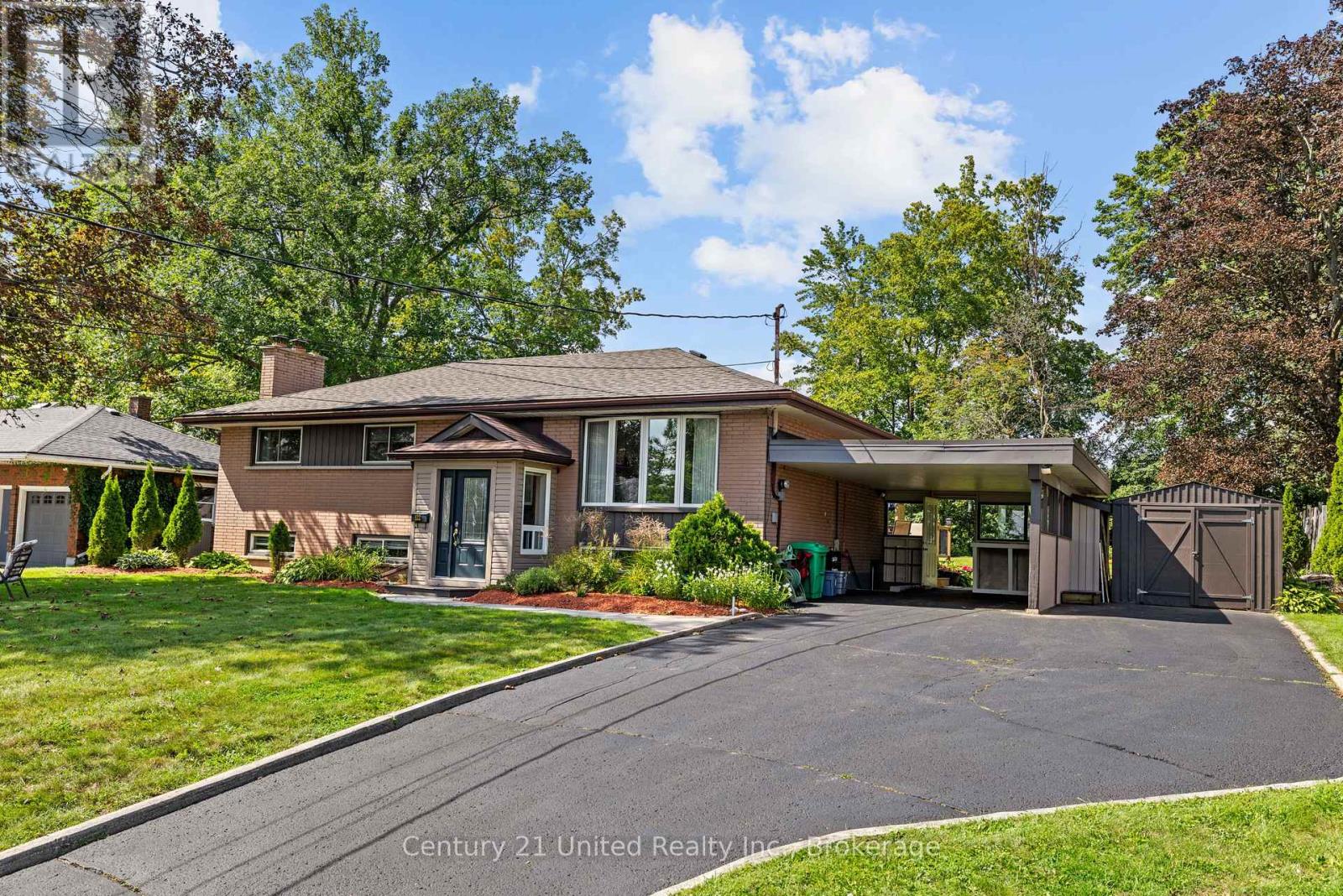 122 EARLWOOD DRIVE - 2