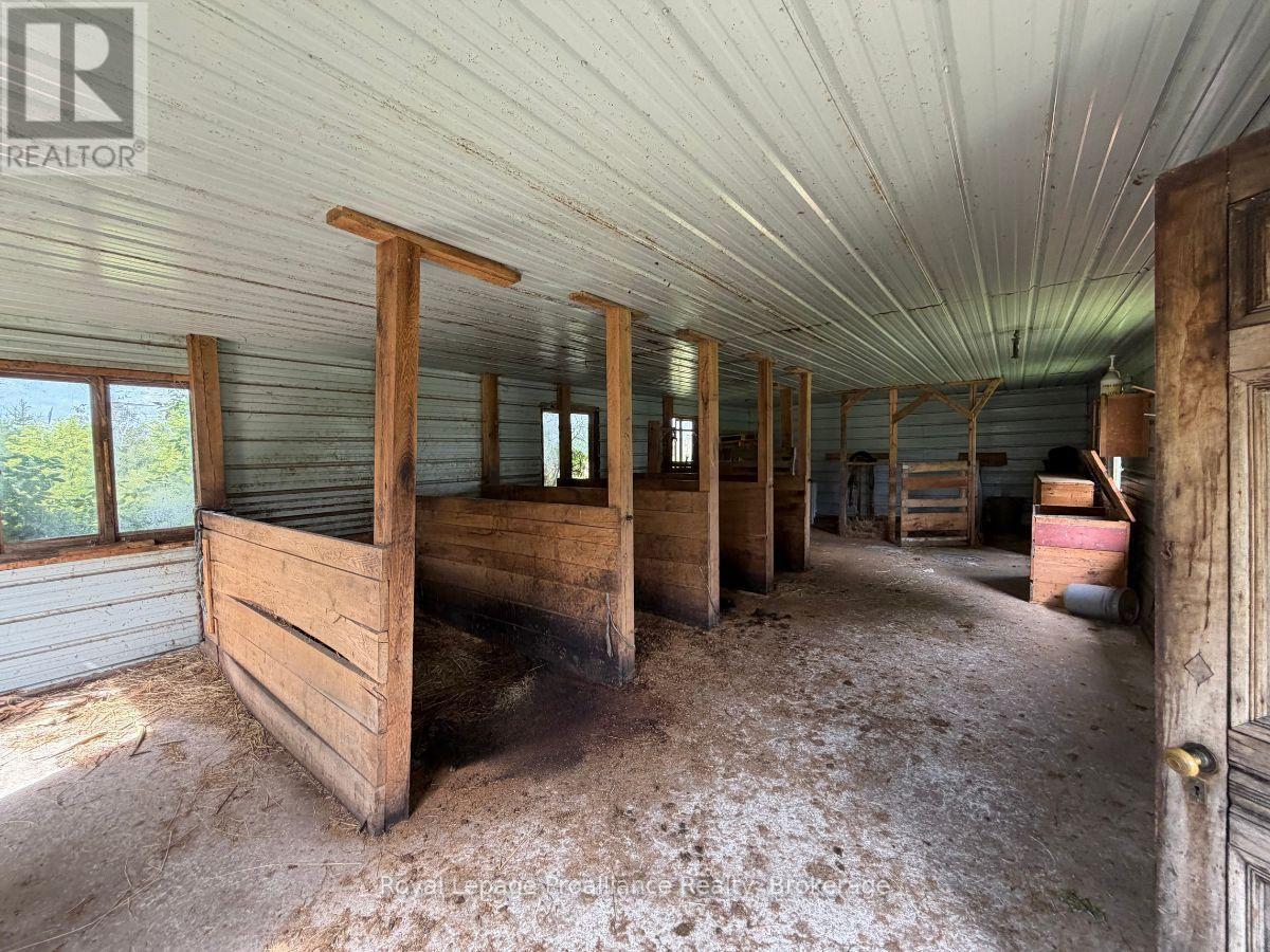 251 GOODS ROAD - Image 34
