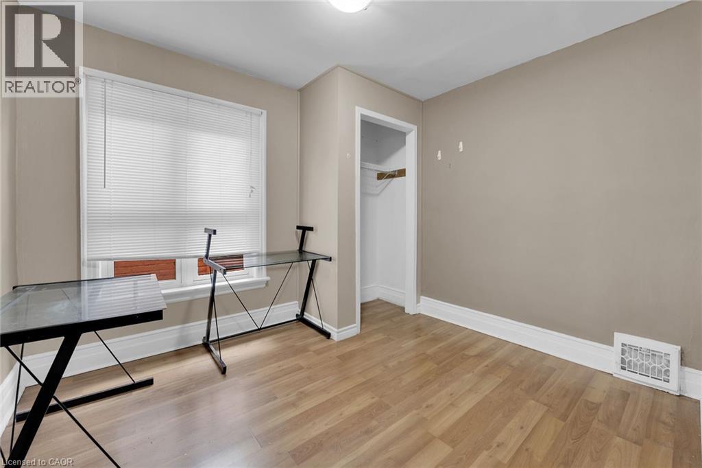 738 KING Street W - 20